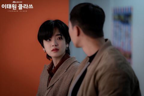 梨泰院的新篇章，勵(lì)志之旅鑄就自信之路