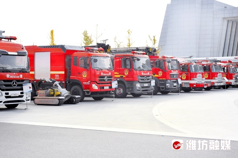 最新消防救援車(chē)，心靈之旅探索自然美景的守護(hù)者