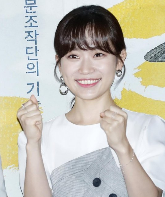 演員金瑟祺，演技之路與閃耀星途的璀璨人生